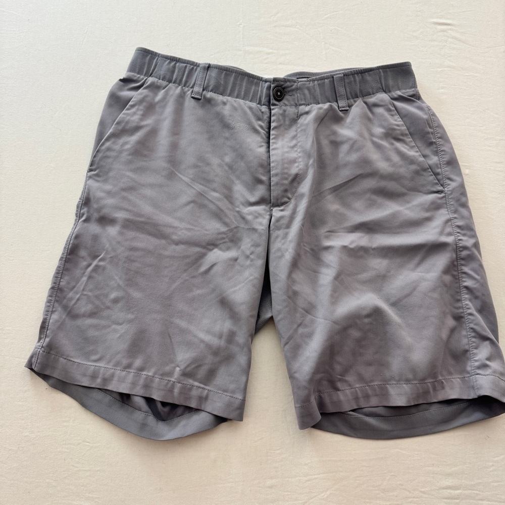 Under Armour Men's Flat Front Gray Shorts